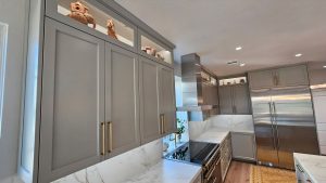sub zero high end kitchen with adjustable hood